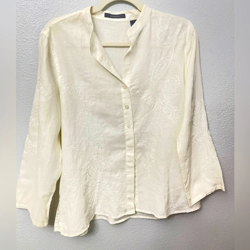 Liz Claiborne Linen Button Down Embroidered Cream Blouse Size M - Picture 1 of 11